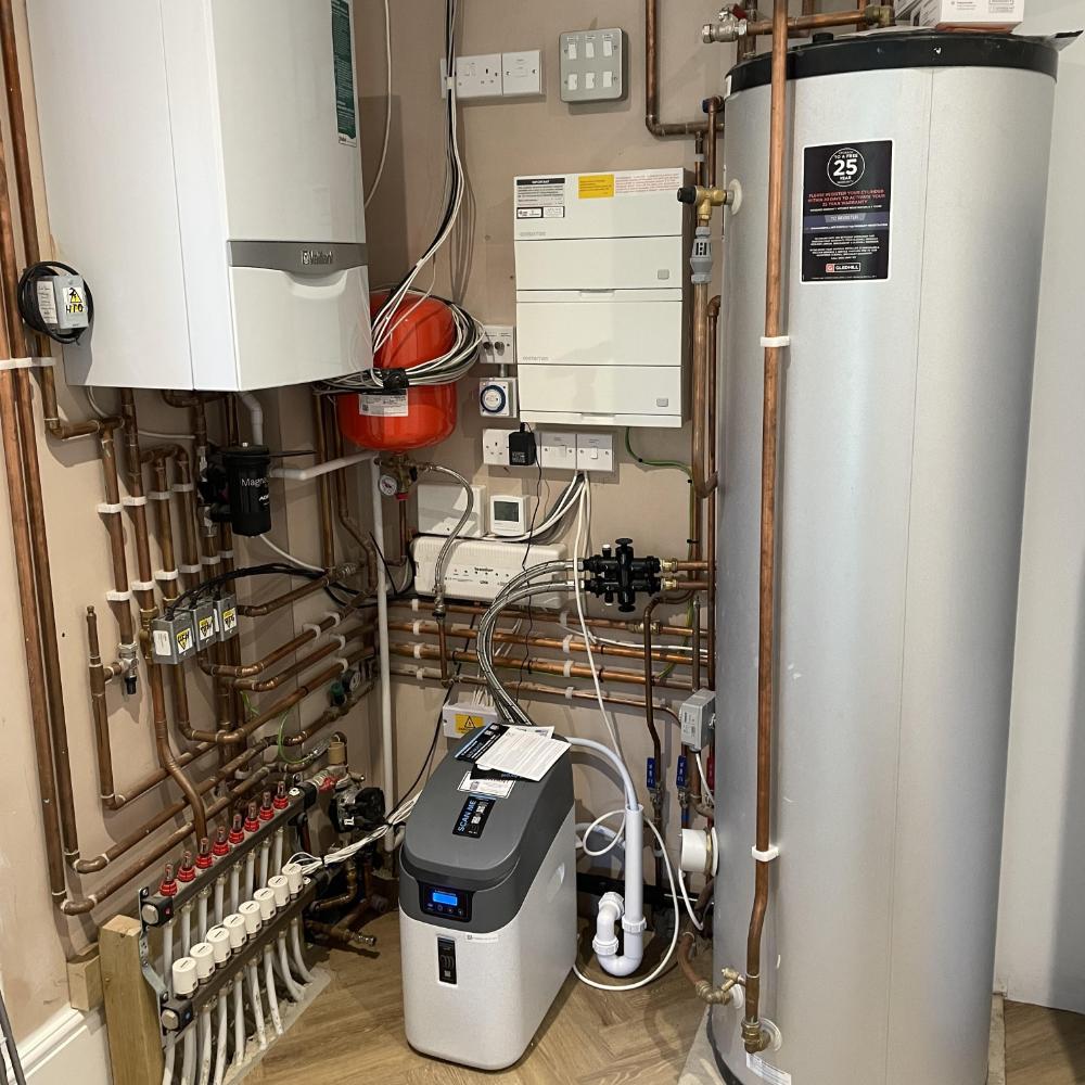 Unvented cylinder installation by Broburn
